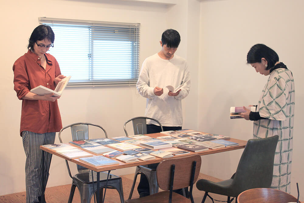 Photoback Award 2025展審査会の様子