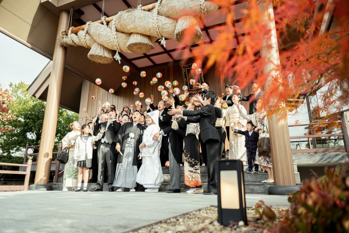 秋婚にぴったりな神前式と笑顔あふれる披露宴