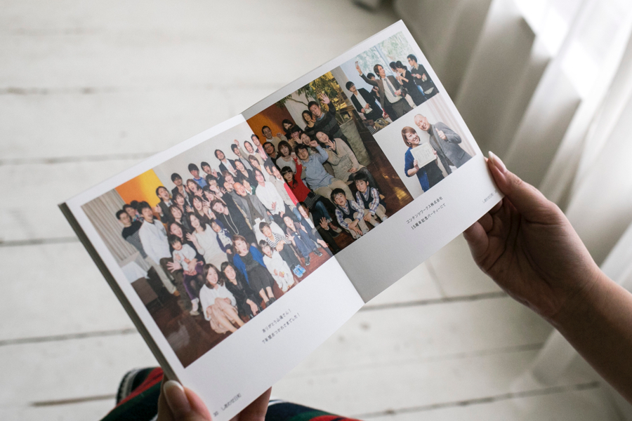 フラットに開いて飾れる一冊に【ROUGH（ラフ）】/フォトブック・アルバム